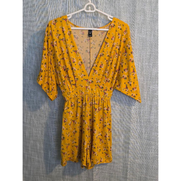 Women's Windsor Romper Size M‎ Yellow Floral - Picture 1 of 8